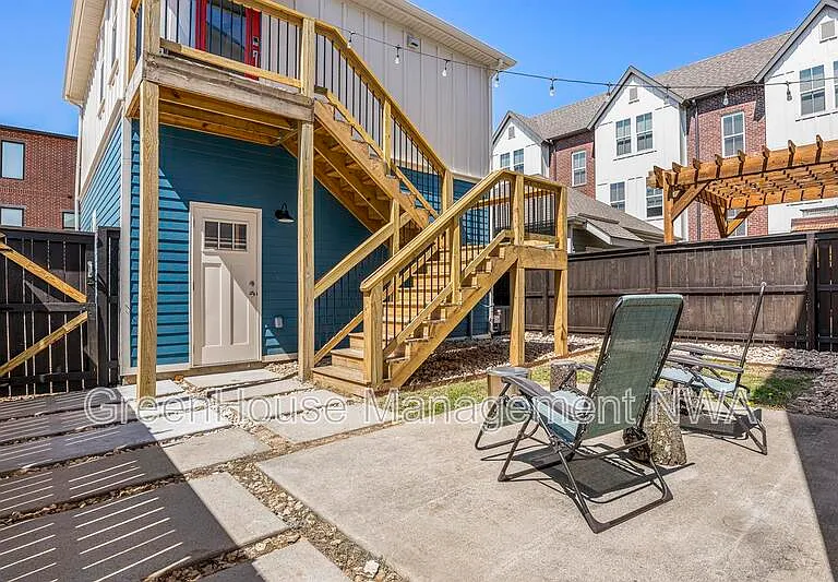 636 SW B St — Photo 34