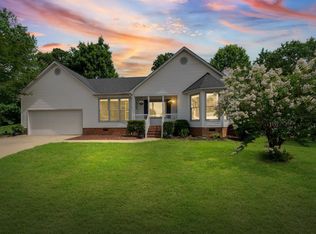 11 Heathfield Ct, Simpsonville, SC 29681