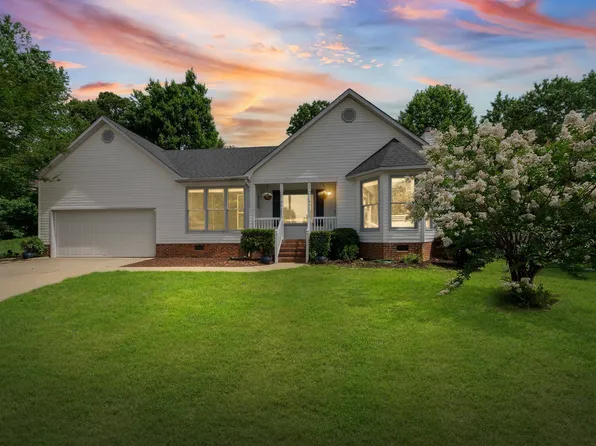 11 Heathfield Ct, Simpsonville, SC 29681