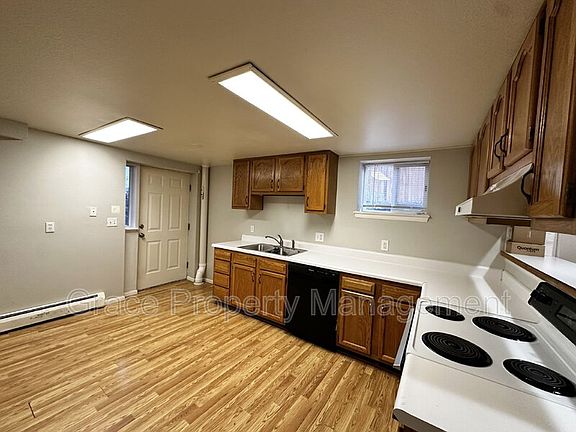 5th image of 1650 Race St Unit B