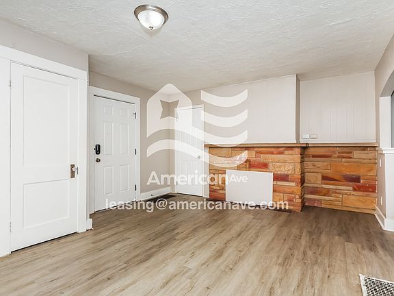 322843_005_living_room_13738252.jpg