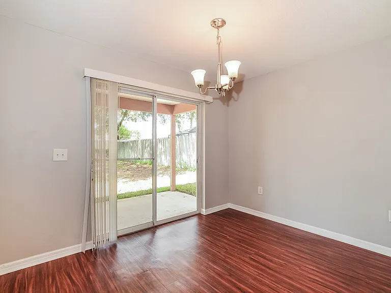 10233 Patrick Dr — Photo 5
