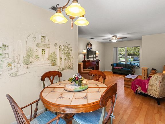 5th image of 1515 CRESCENT Drive