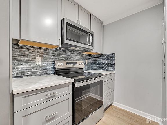5th image of 9104 Tamarron Dr