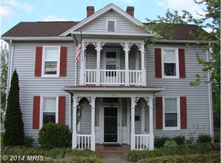 126 N Hawksbill St, Luray, VA