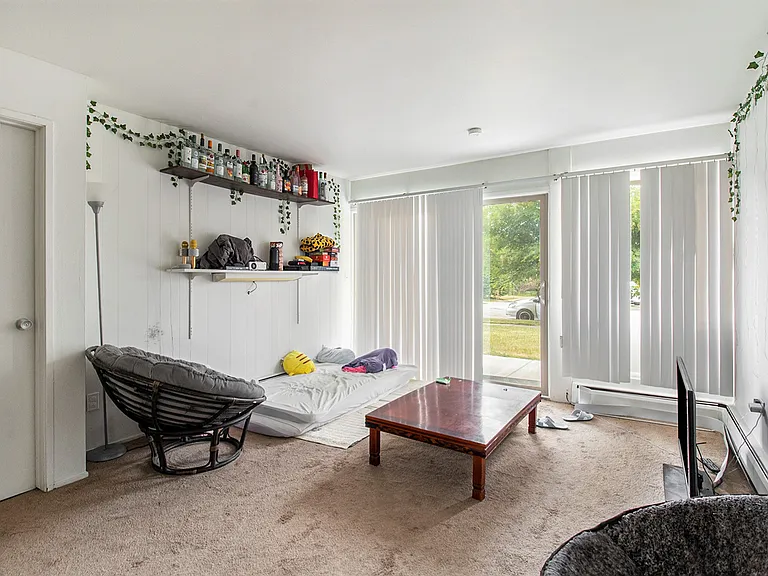 1327 Wilmot St #2 — Photo 8