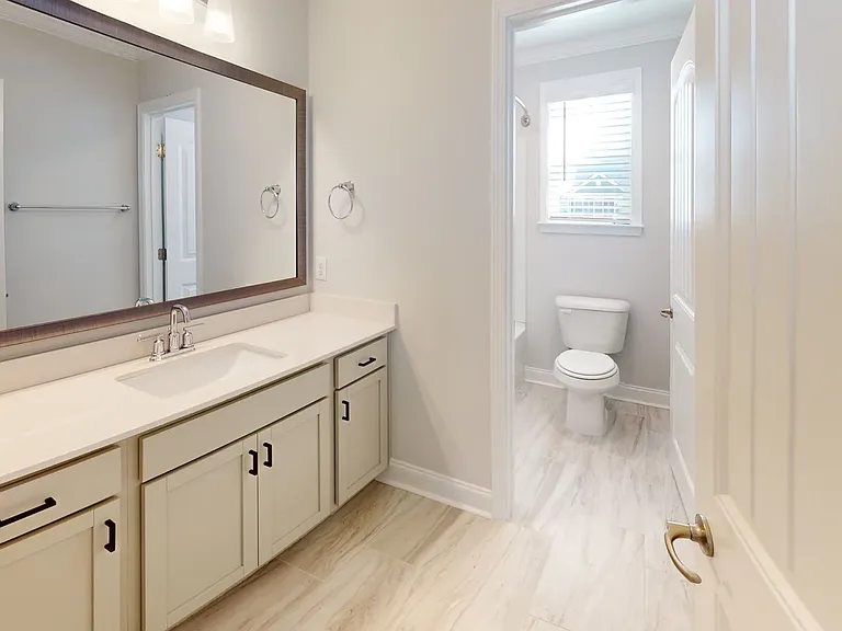 146 Champlain Dr — Photo 18