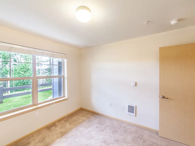 Four Lakes Apartment Homes — Photo 43