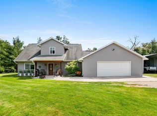 W10559 Fox Ln, Crivitz, WI 54114