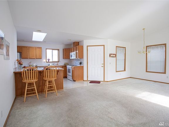 4th image of 11411 32nd St NE