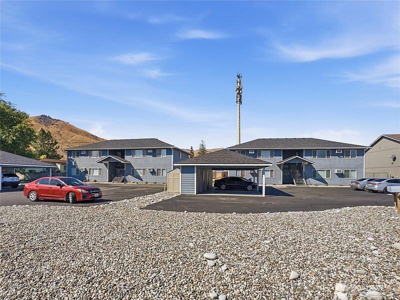 3rd image of 1632 Cross Street #1