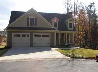 1041 Niblick Cir, Greensboro, GA