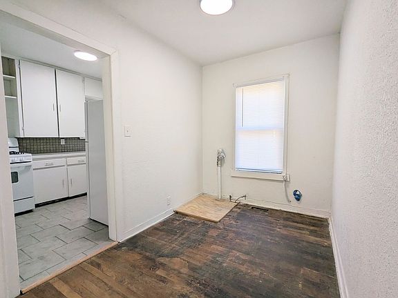 2nd image of 302 Blanton St