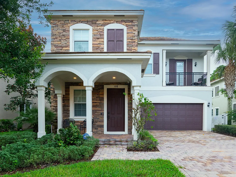 108 Canterbury Pl