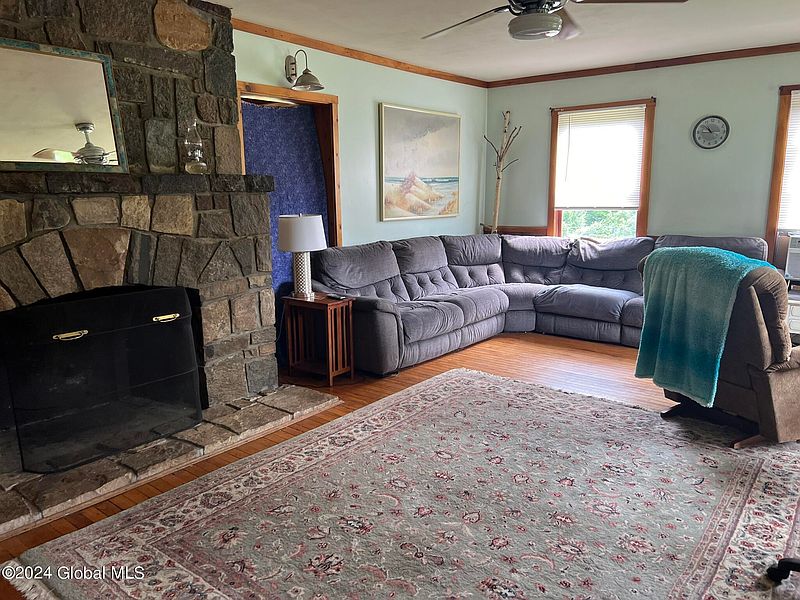 5th image of 45 Ellsworth Lane