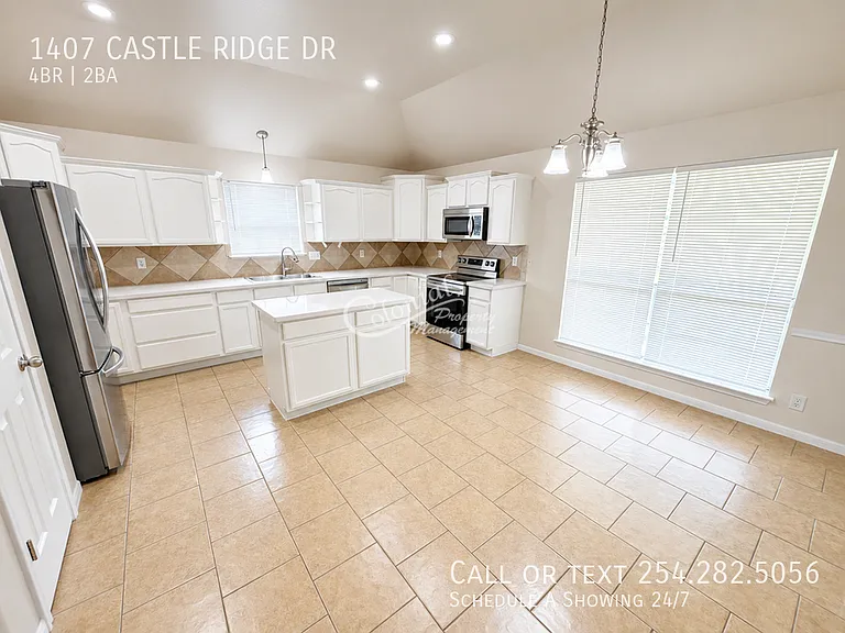 1407 Castle Ridge Dr — Photo 7