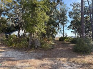 1 Shallowbrook Ln, Beaufort, SC 29907