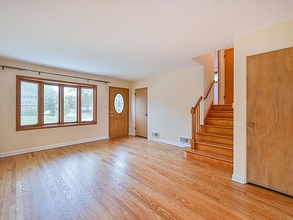 4th image of 555 S Edgewood Ave