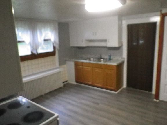 4th image of 1001 Elder Ave