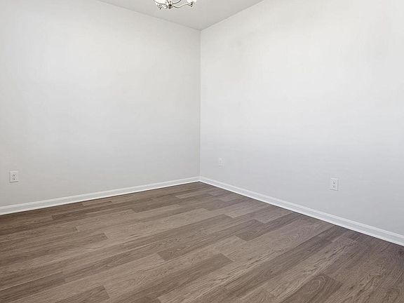 5th image of 8110 Cyress Point Ct
