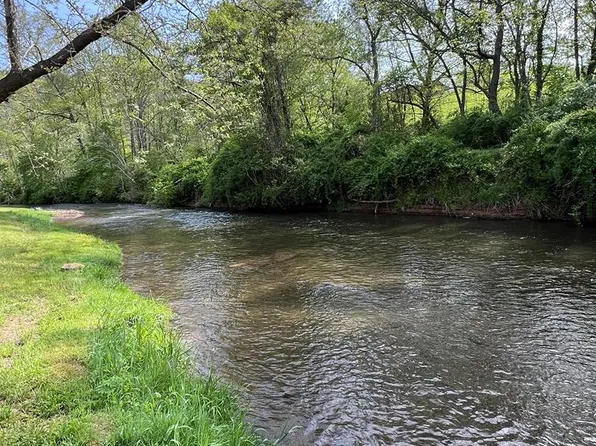 77-5-13 Gambetta Rd, Galax, VA 24333