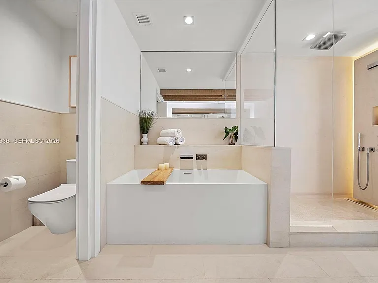 102 24th St #Penthouse 1718 — Photo 39
