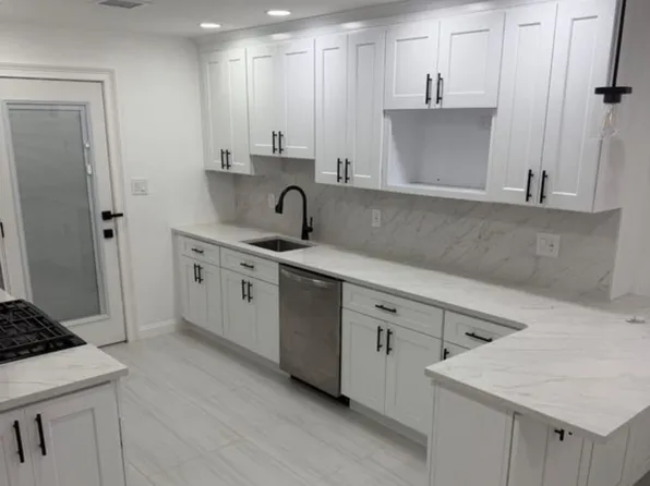 0 Amherst Ln, Hicksville, NY 11801