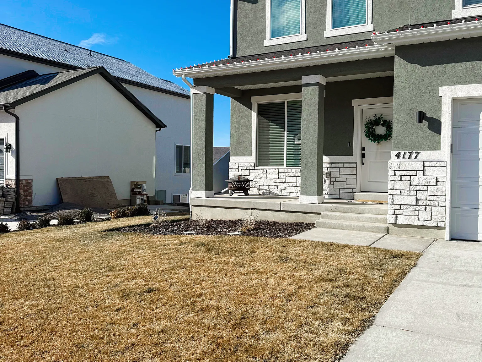 4 bed, 2.5 bath, 2410 sqft, $2,450 — Photo 2