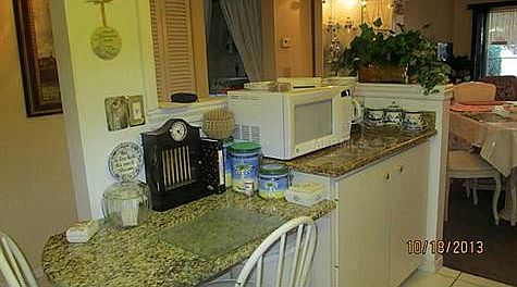 4th image of 656 Park Cir