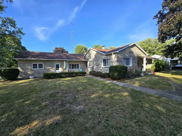 936 W Vine St, Albany, IN 47320