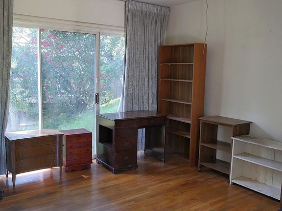 5th image of 3915 Beverly Glen Blvd