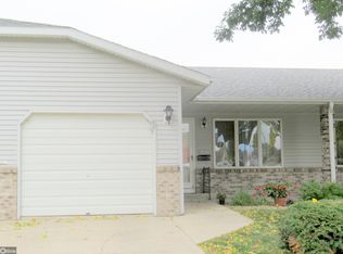 225 W K St, Forest City, IA 50436