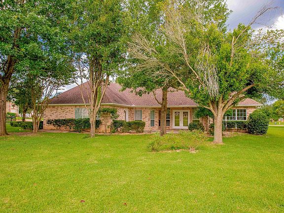 3rd image of 217 Bayhills Dr