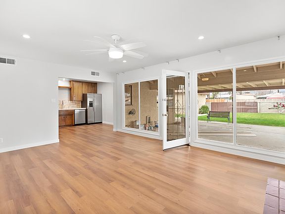 5th image of 82172 Sierra Ave