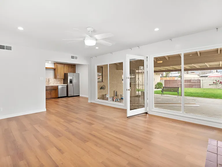 82172 Sierra Ave — Photo 5