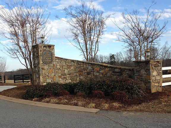 3rd image of 115 Tyger Farm Ln