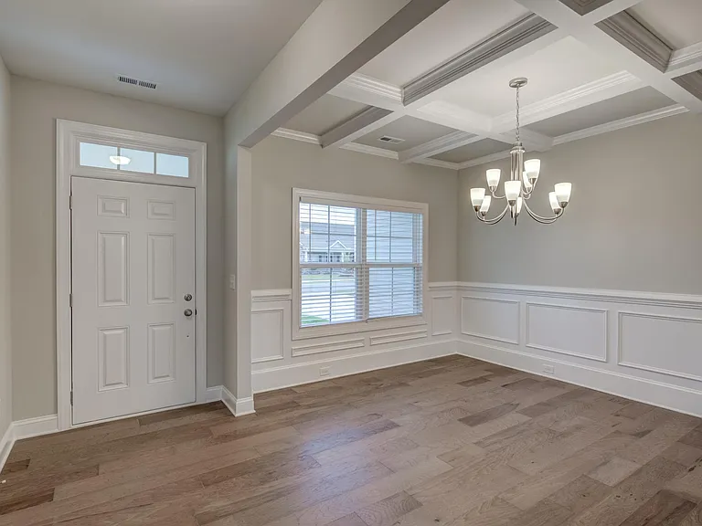 60 Kingsly Dr — Photo 5
