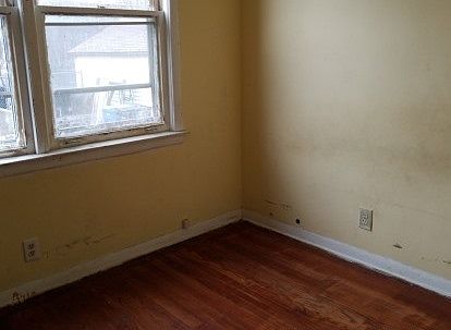 4th image of 12050 S La Salle St