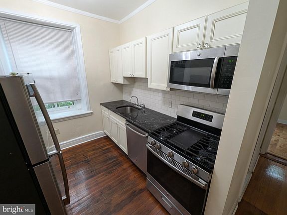4th image of 304 W School House Ln Floor 1