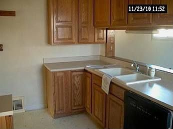 3rd image of 2042 Oakland Pkwy