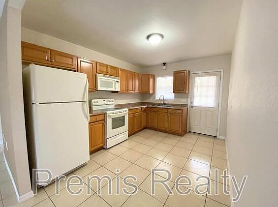 5th image of 1416 Druid Rd