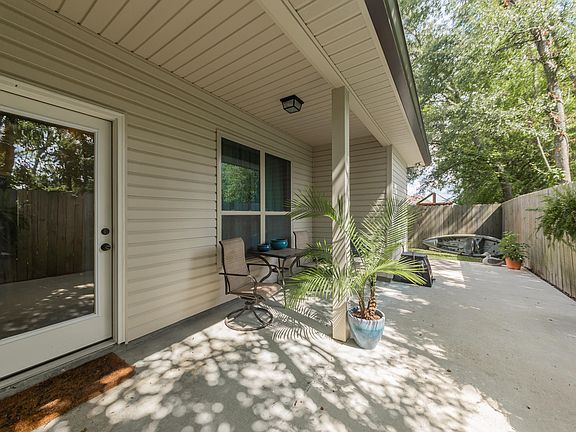 3rd image of 316 Magnolia Knee Dr