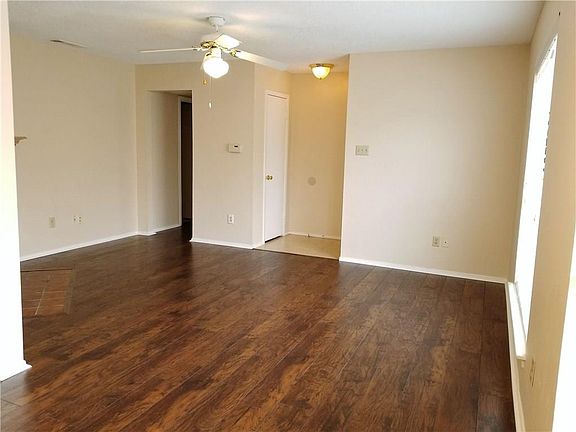 4th image of 1809 W Spring Creek Pkwy #1