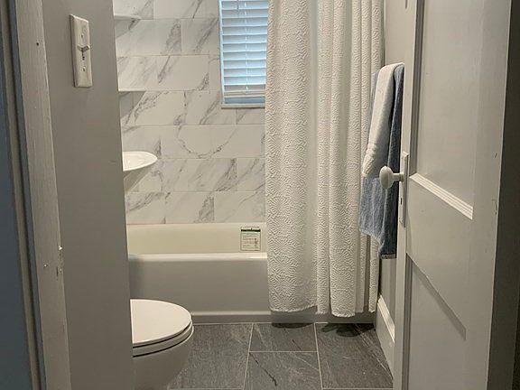 5th image of 81 Knoll St #1