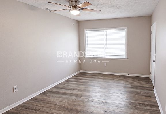4th image of 2610 E Annie St