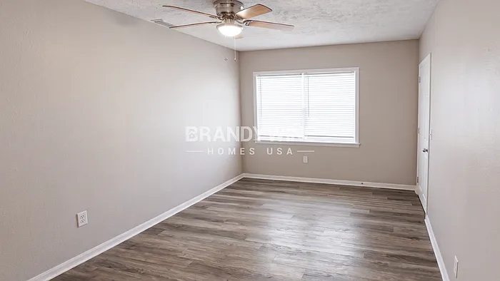 2610 E Annie St — Photo 3
