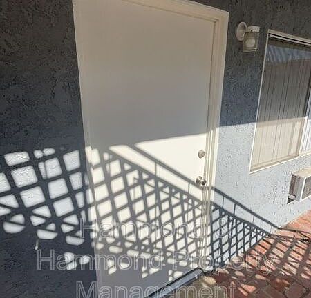 3rd image of 911 Ventura Ave Floor 2