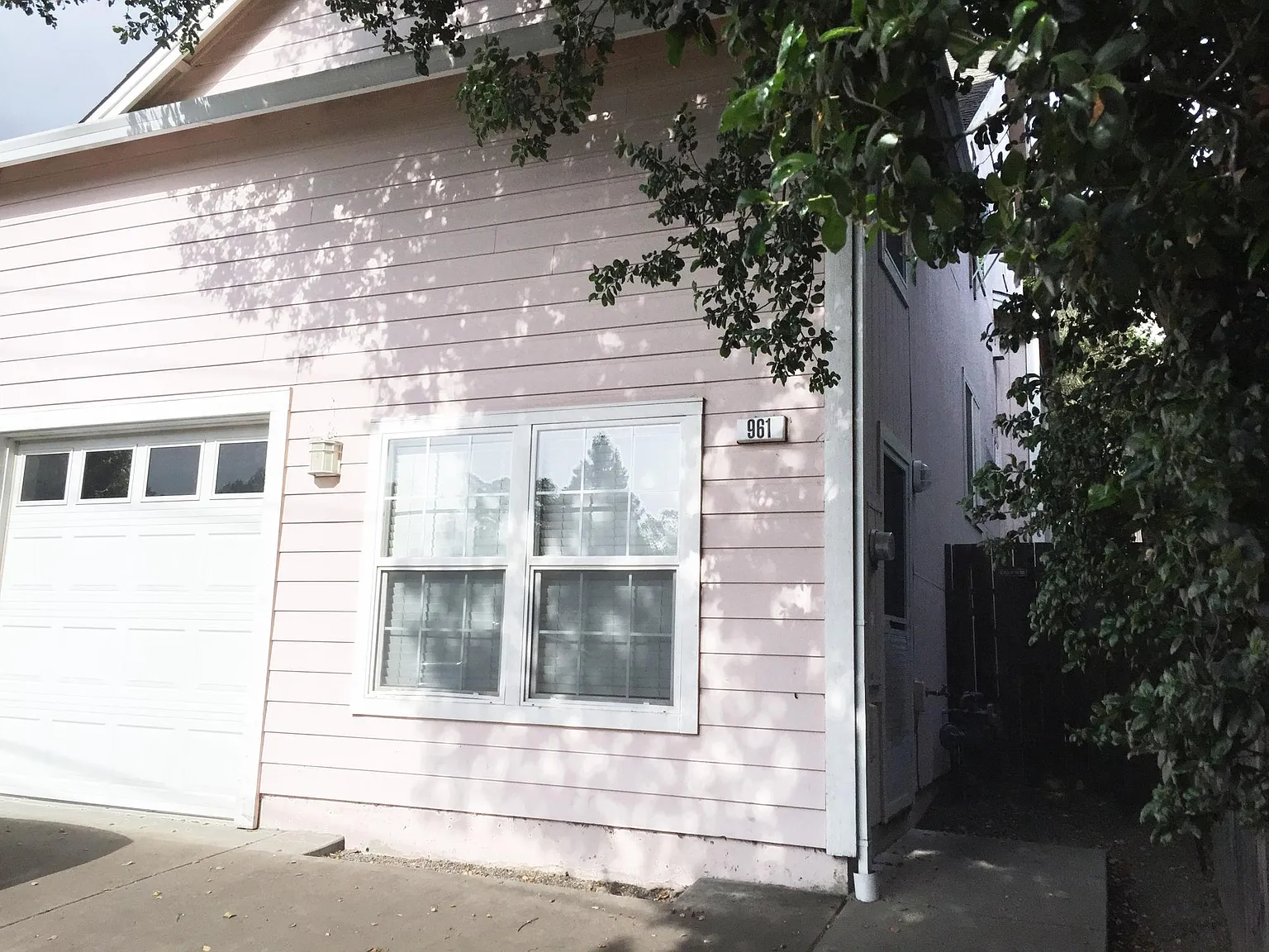 961 Central Ave photo 1