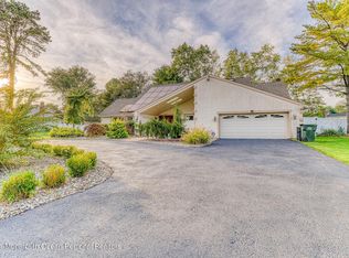 91 Sycamore Ave, Freehold, NJ 07728