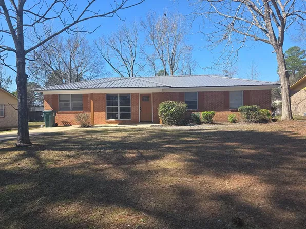 108 Imperial Dr, Eufaula, AL 36027